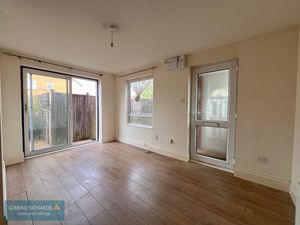 Living room- click for photo gallery